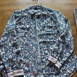 Blouse with nice patten